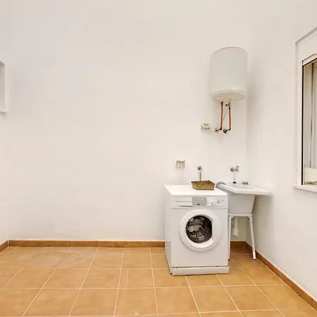 Brisas- 2 Min Apartment *